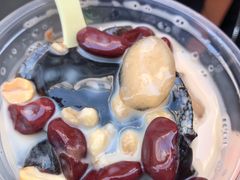 -八婆婆烧仙草(中山路店)