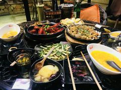 -何师烧烤·香辣蟹·川菜·30年老品牌(太古里旗舰店)