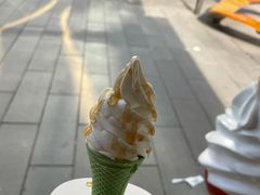 疯狂的蜂蜜冰淇淋-OUR Bakery(三里屯太古里店)