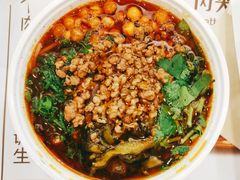 杂酱酸辣粉-荀记肉夹馍(三八家乐福店)