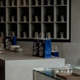IBK咖啡店里的蓝色工业风