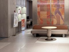 -桔子酒店(上海西藏北路地铁站店)