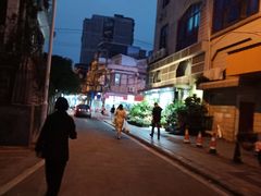 -溪岸路花鸟市场