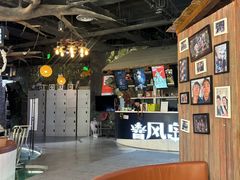-暴风岛沉浸式体验馆(百联世纪店)