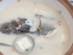 鱼头豆腐汤-浔味·山屿湖·正宗淳牌全鱼宴老字号