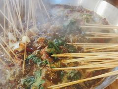 -拈签一笑黄牛肉辣卤串串