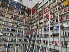 -钟书阁(松江泰晤士小镇店)