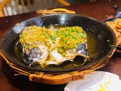-阿瓦山寨·湘菜现炒·剁椒鱼头王(咸阳总店)