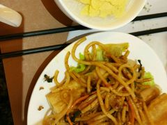 -昆明朗威酒店(昆明站火车站双桥夜市风情街店)