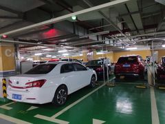 -皇庭广场-地下停车场