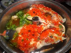 汗蒸剁椒水库鱼头-洞庭土菜小炒馆(易发广场店)