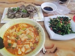 -苏莱特色牛骨滩羊手抓馆(长城东街总店)