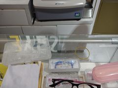 -美式眼镜·授权蔡司.依视路.尼康.豪雅.明月(人民广场店)