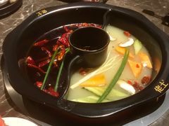 -佬土鹅肠火锅(解放路店)
