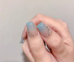 -悦指间美甲美睫