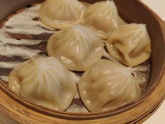 黑猪肉鲜虾小笼包-外婆家(西红门荟聚购物中心店)