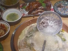 -洱火云南酸菜牛肉火锅(石景山当代商城店)