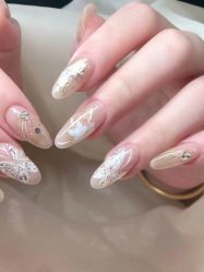 点击看大图 -Fanni美甲美睫皮肤管理