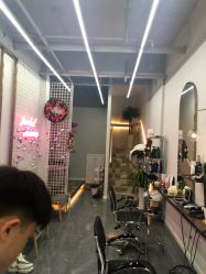 -茶发Salon·烫发染发理发
