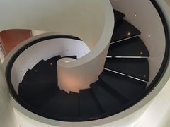 -瑰丽酒店·海吧·天际下午茶·现场DJ·天台酒吧