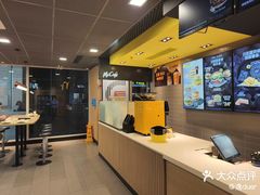 -麦当劳(轻轨曹杨路店)