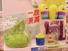 -名创优品(山东青岛华润万象城店)