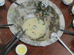 -姚记抚仙湖石锅鱼庄