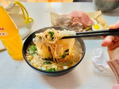 -牵人麻辣粉(粉巷店)