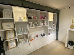 -JNK皮肤管理中心