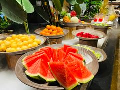 -钱小奴海鲜自助黑金店(杭州滨江龙湖店)