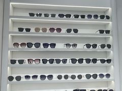 -美式眼镜·授权蔡司.依视路.尼康.豪雅.明月(南翔印象城店)