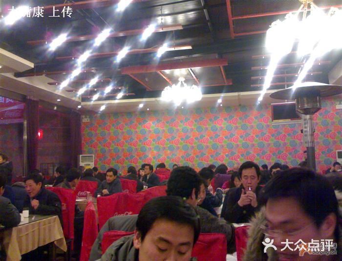 巢香扣肉馆大堂图片