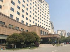 -山明水秀大饭店