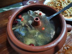 滴水不加汽锅鸡-云隐小厨·传统大理美食(复兴路店)