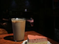-丽纳尔斯酒吧咖啡LENORE’S BAR(三经街店)