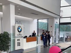 -上海宝信宝马4S店