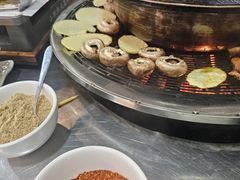 -小辣椒汤锅烧烤(温泉南街店)