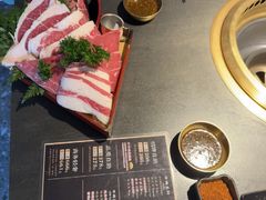 -铭牛烧肉·和牛海鲜自助(高新月牙湖店)