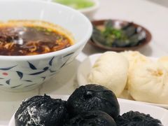 -李与白包子铺(桐梓林店)