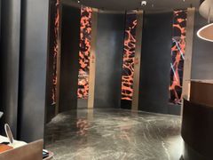 -左庭右院鲜牛肉火锅黑金店(陆家嘴中心店)