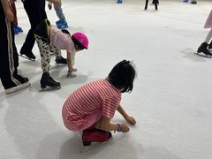 -正佳冰河湾真冰滑冰场