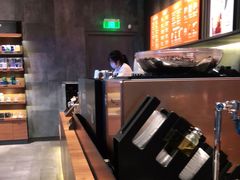 -星巴克(杭州临平银泰城B1店)
