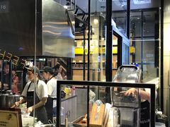 面包甜点陈列柜-自黑豆夫·臭豆腐夹馍(四海唐人街店)