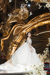 -Renee芮亦婚纱(原丽莎)