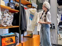 -王府井奥莱棋盘山小镇