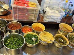 -丽丽三鲜螺蛳粉(田林路店)