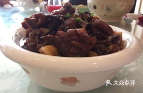 Chicken Stewed with Matsutake Mushrooms and Potatoes
