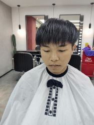 -诗悦发型烫染SALON