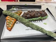 -HOT CRUSH趁热集合·现烤面包(上海环球港店)