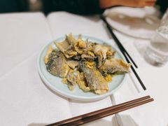 咸蛋黄炸鱼皮-新加坡海鲜(国贸商城店)